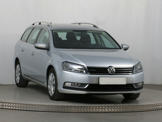 VW Passat 1.6 TDi 77 kW rok 2012